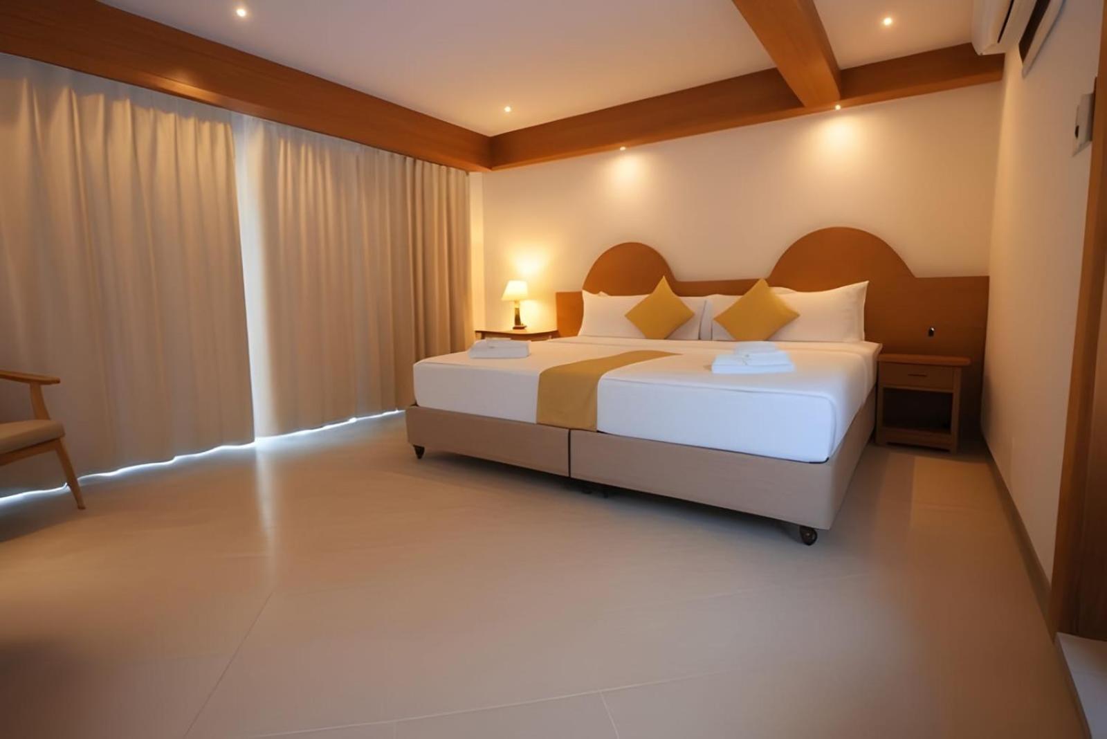 Hack Patong Beach Hotel Exterior foto