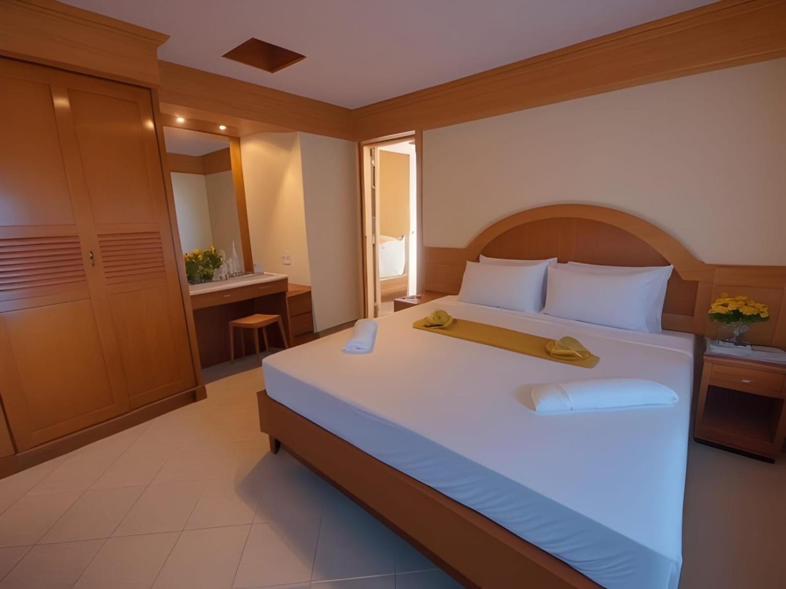 Hack Patong Beach Hotel Exterior foto